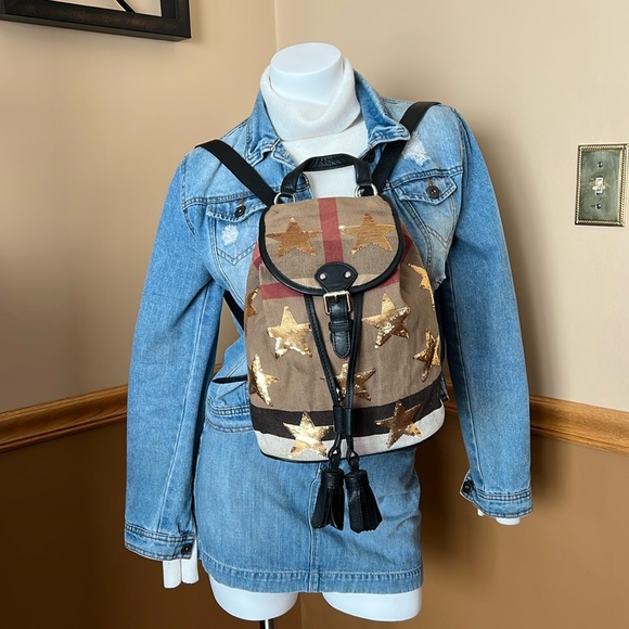 A 417- 💯 % authentic Burberry backpack bag - Picture 1 of 3
